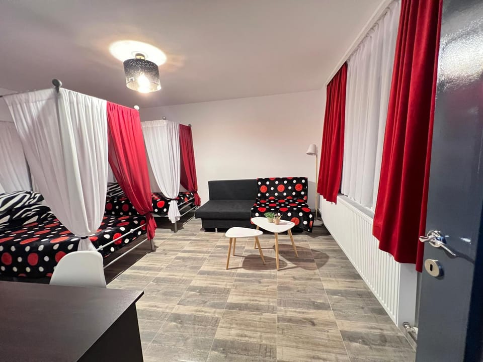 Bed, Photo of the whole room, Seating area, Bedroom