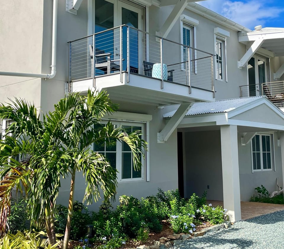 Pond Bay Paradise Villa Ocean Views Beach and Kayaks House in Cruz Bay