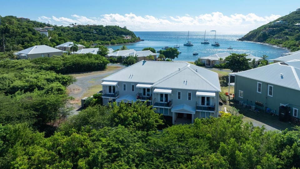 Southern Star Villa Kayaks SUPS Steps to Beach House in Cruz Bay