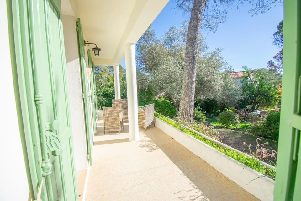 Property building, Spring, Day, Garden, Balcony/Terrace, Garden view