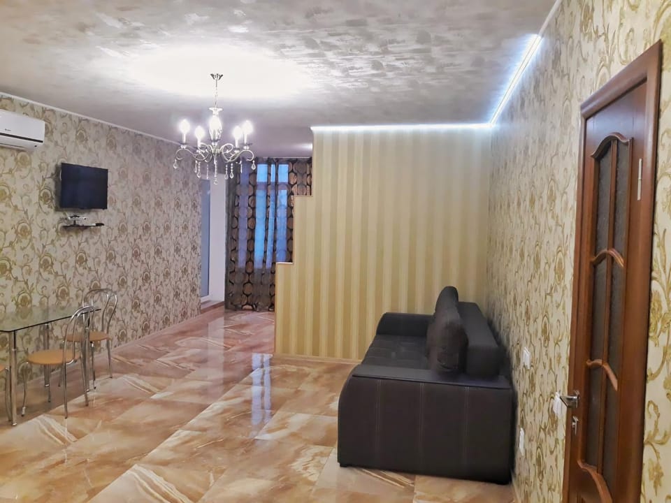TV and multimedia, Seating area, Dining area