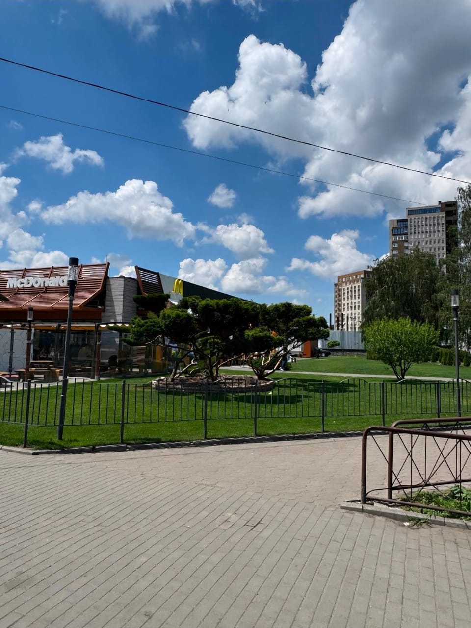 Property building, Day, Natural landscape, Location