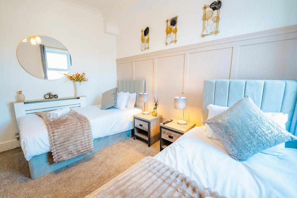 Central 6 Bedroom 2 Bathrooms House - Free Parking House in Cardiff