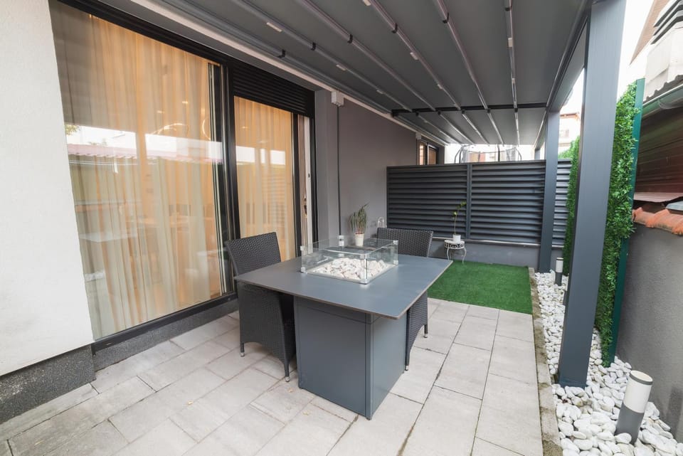 Patio, Seating area