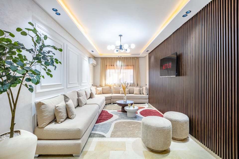 Communal lounge/ TV room, TV and multimedia, Living room, Seating area, Evening entertainment
