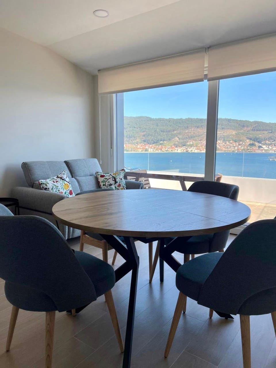 View (from property/room), Living room, Dining area