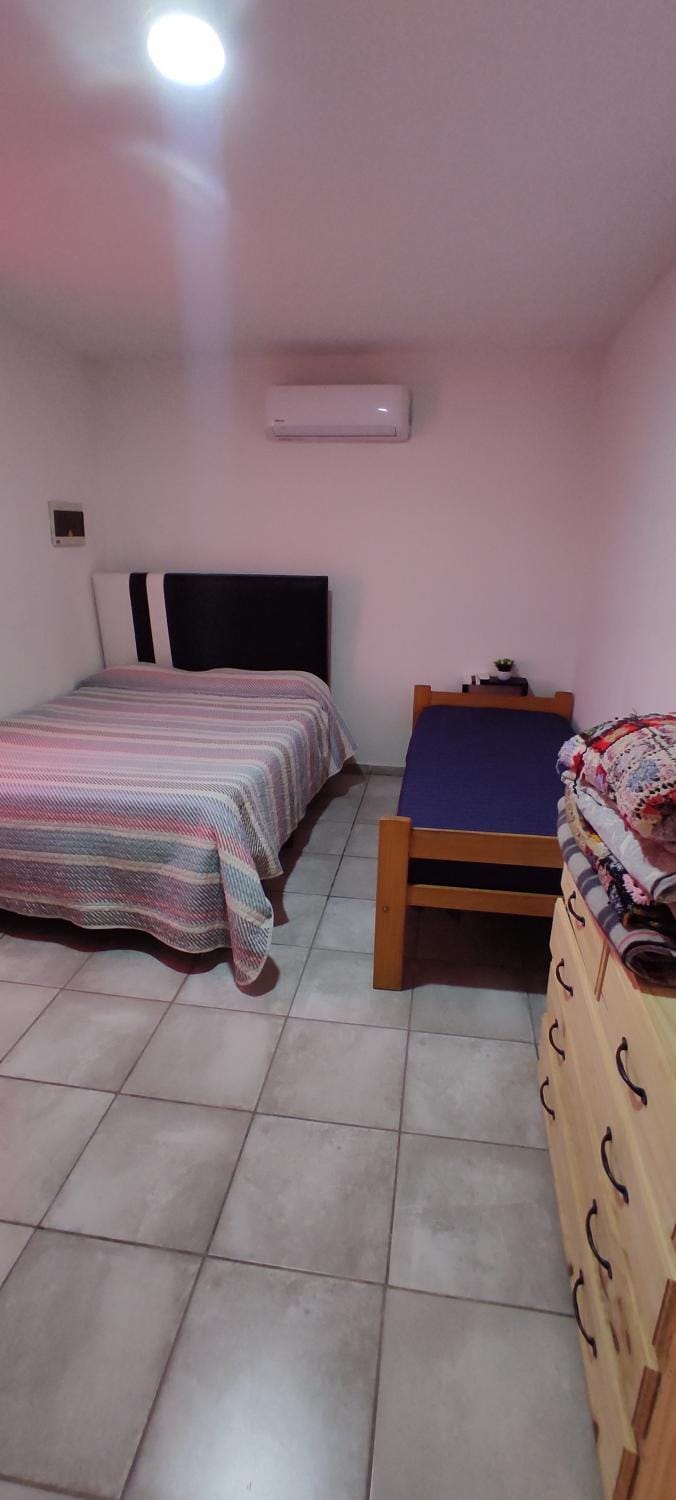 Bed, TV and multimedia, Photo of the whole room, Bedroom, bunk bed, air conditioner