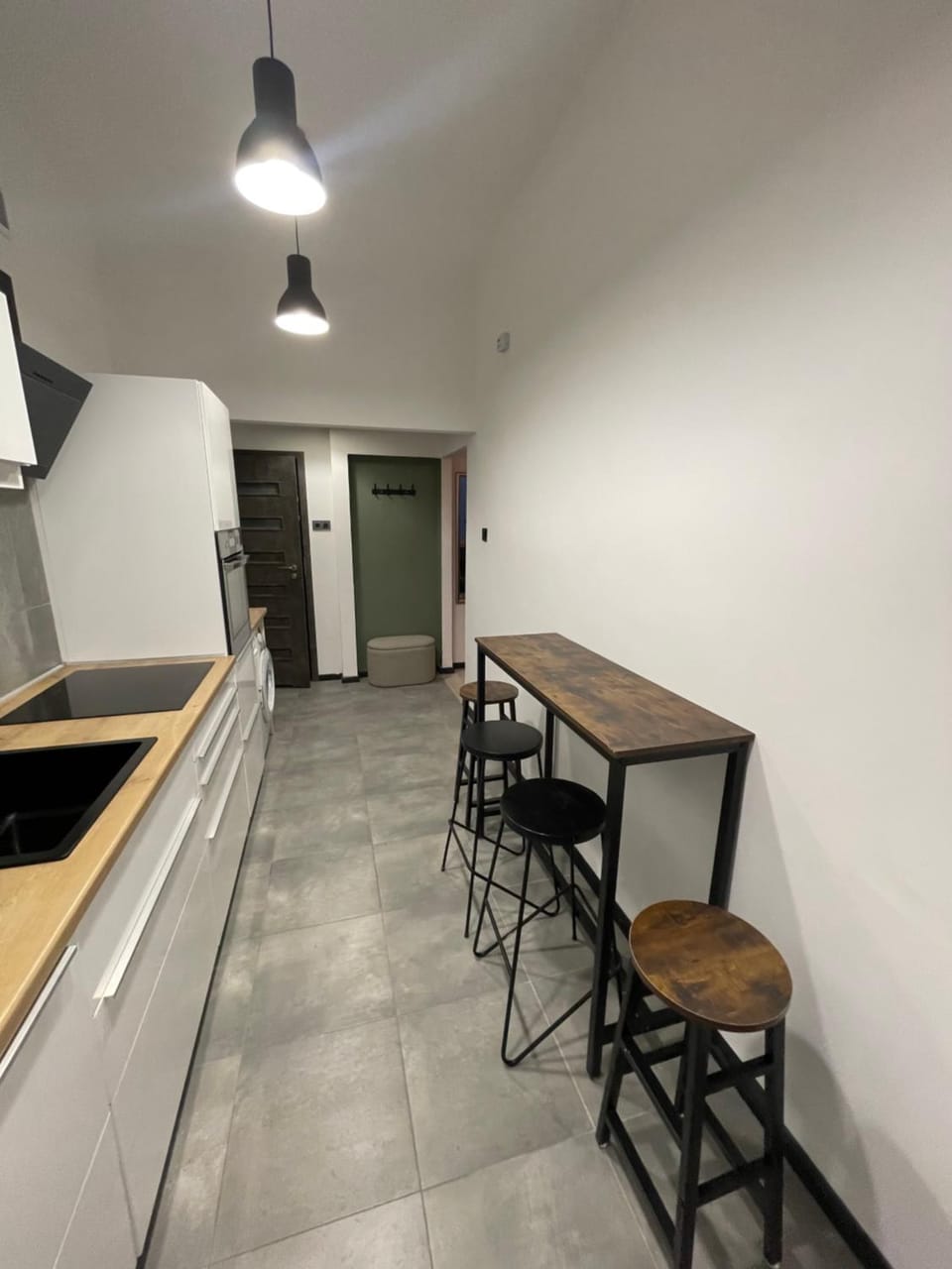 Kitchen or kitchenette, Dining area