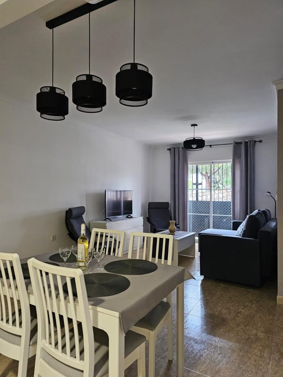 Communal lounge/ TV room