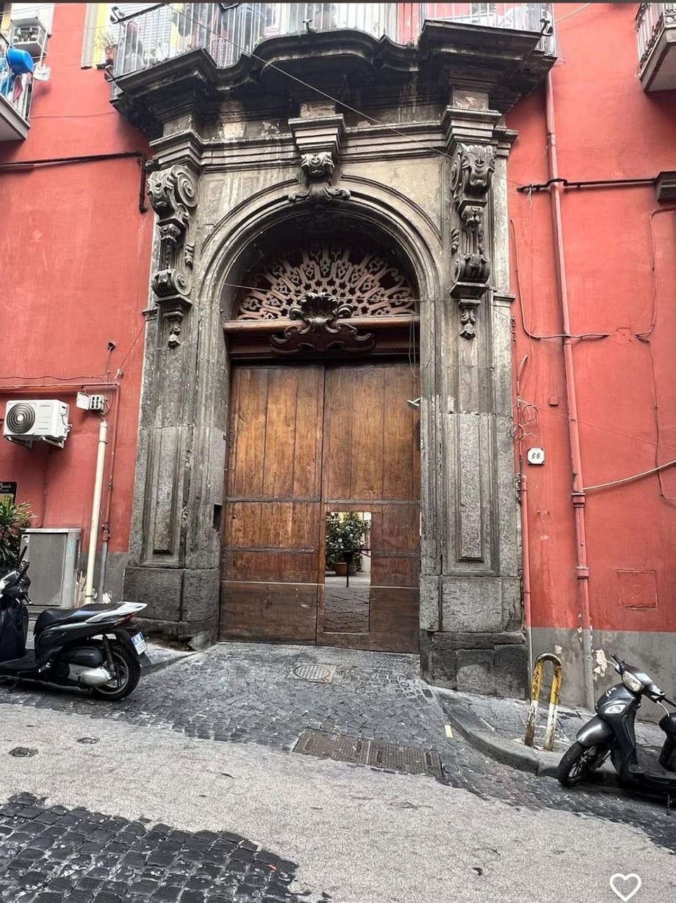 Facade/entrance