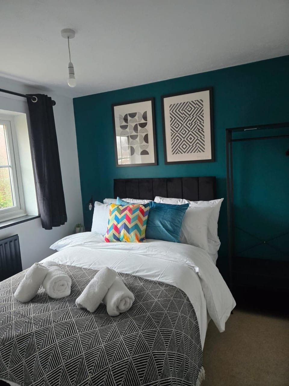 Bed, Photo of the whole room, Bedroom, towels