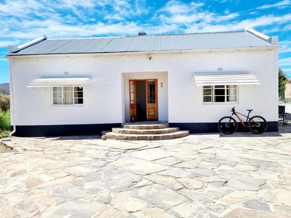 Property building, Day, Cycling