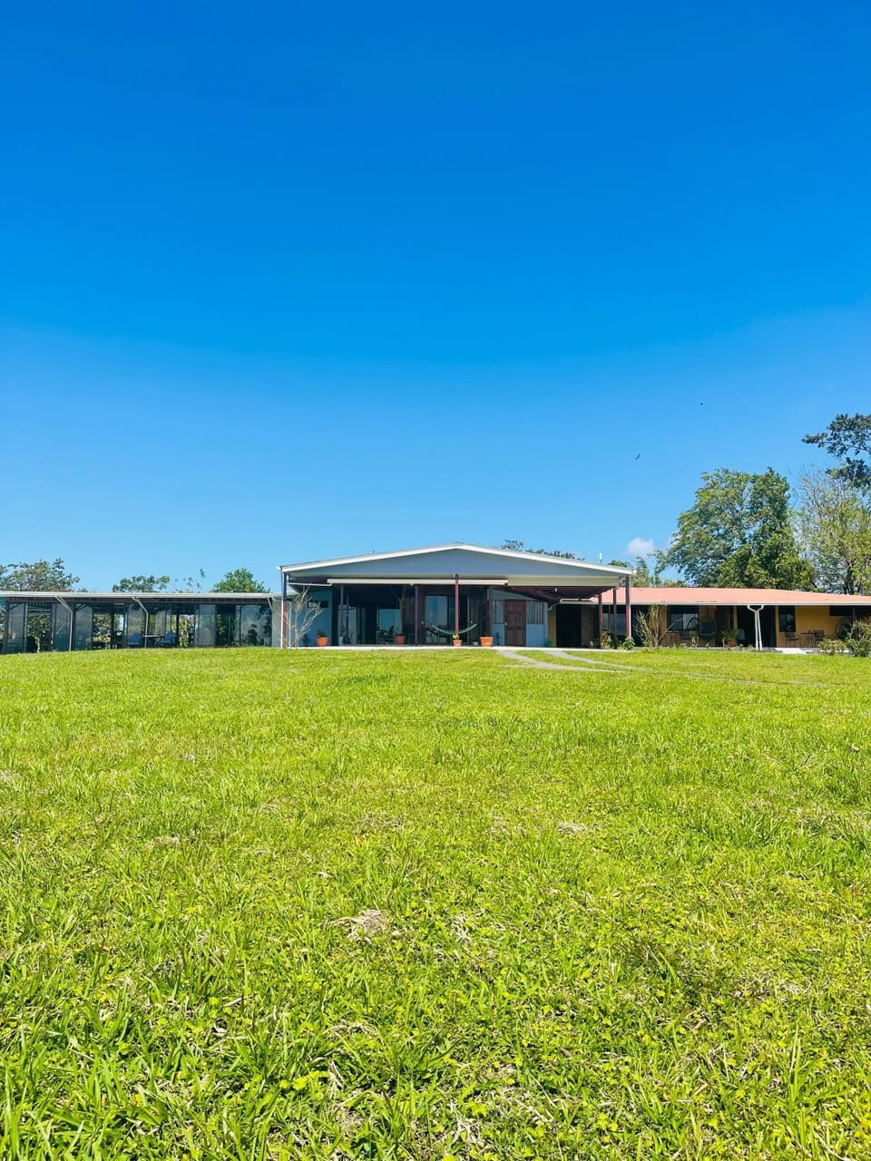 Property building, Balcony/Terrace, Communal kitchen, Garden view, Lake view