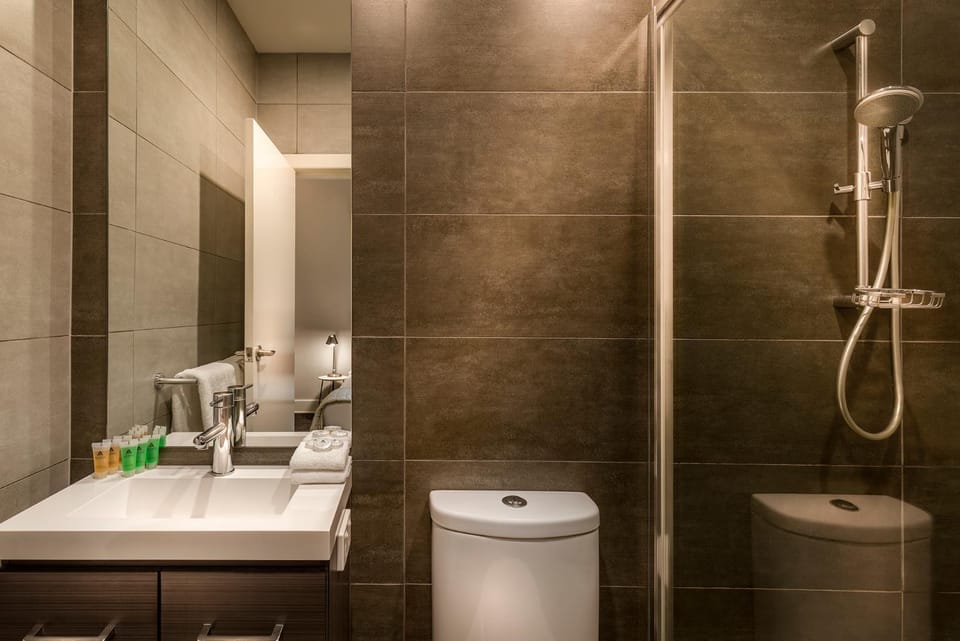 Como Court Budget Accommodation Hotel in Saint Kilda