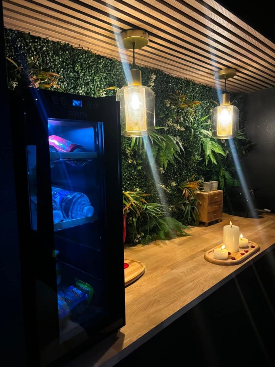 L'écrin Secret Suite & NETFLIX Aubagne-Cassis-Marseille Love hotel in French Riviera