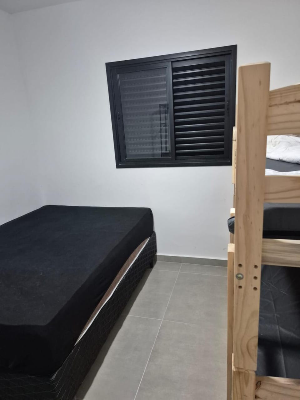 apartamento martim de sá 2 dormitórios pé na areia 24 A tony Apartment in Caraguatatuba