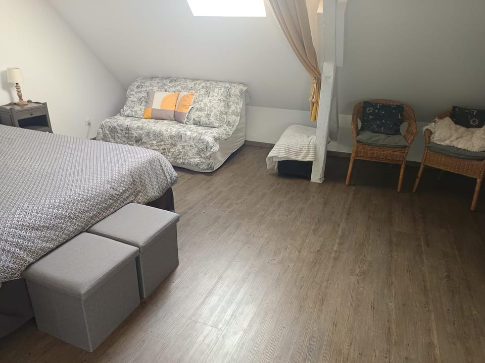 Bed, Photo of the whole room