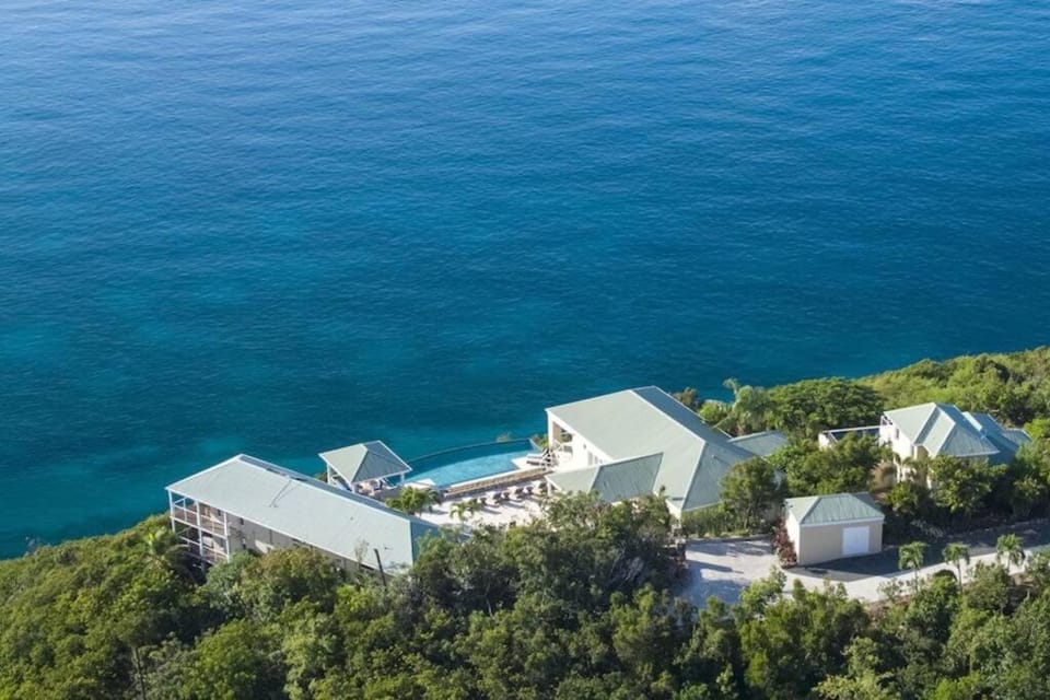 Maria Bluff Main House Villa- Modern Renovations Private Pool Ocean Front Views and Pool Table House in Cruz Bay