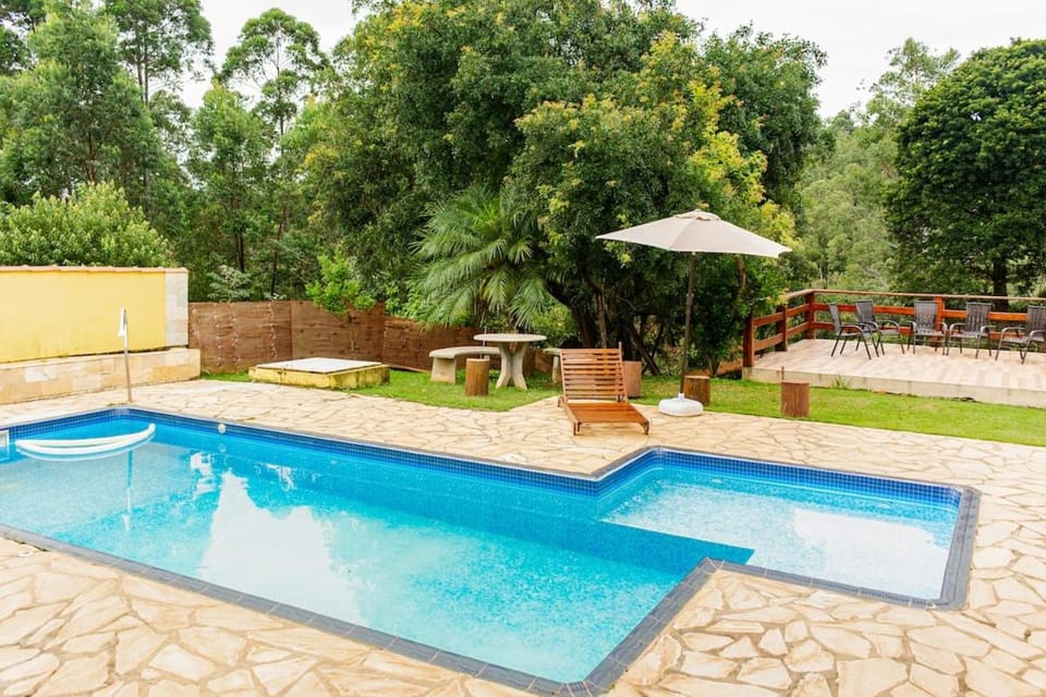 Swimming pool, sunbed