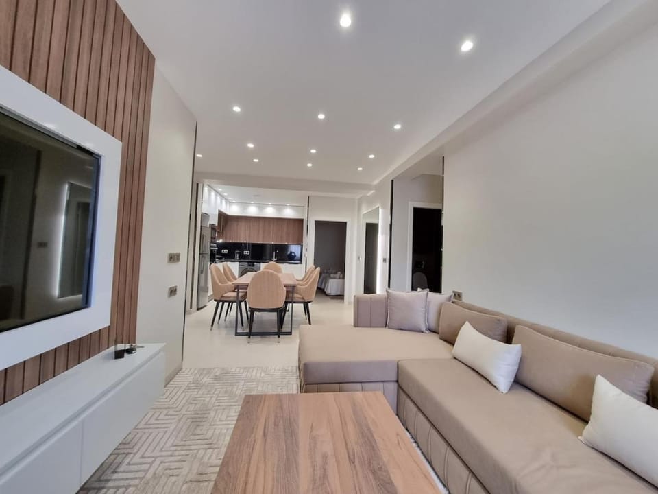 Spacious & Nice Accommodation with 6 beds, air-conditioned Apartment in Tangier