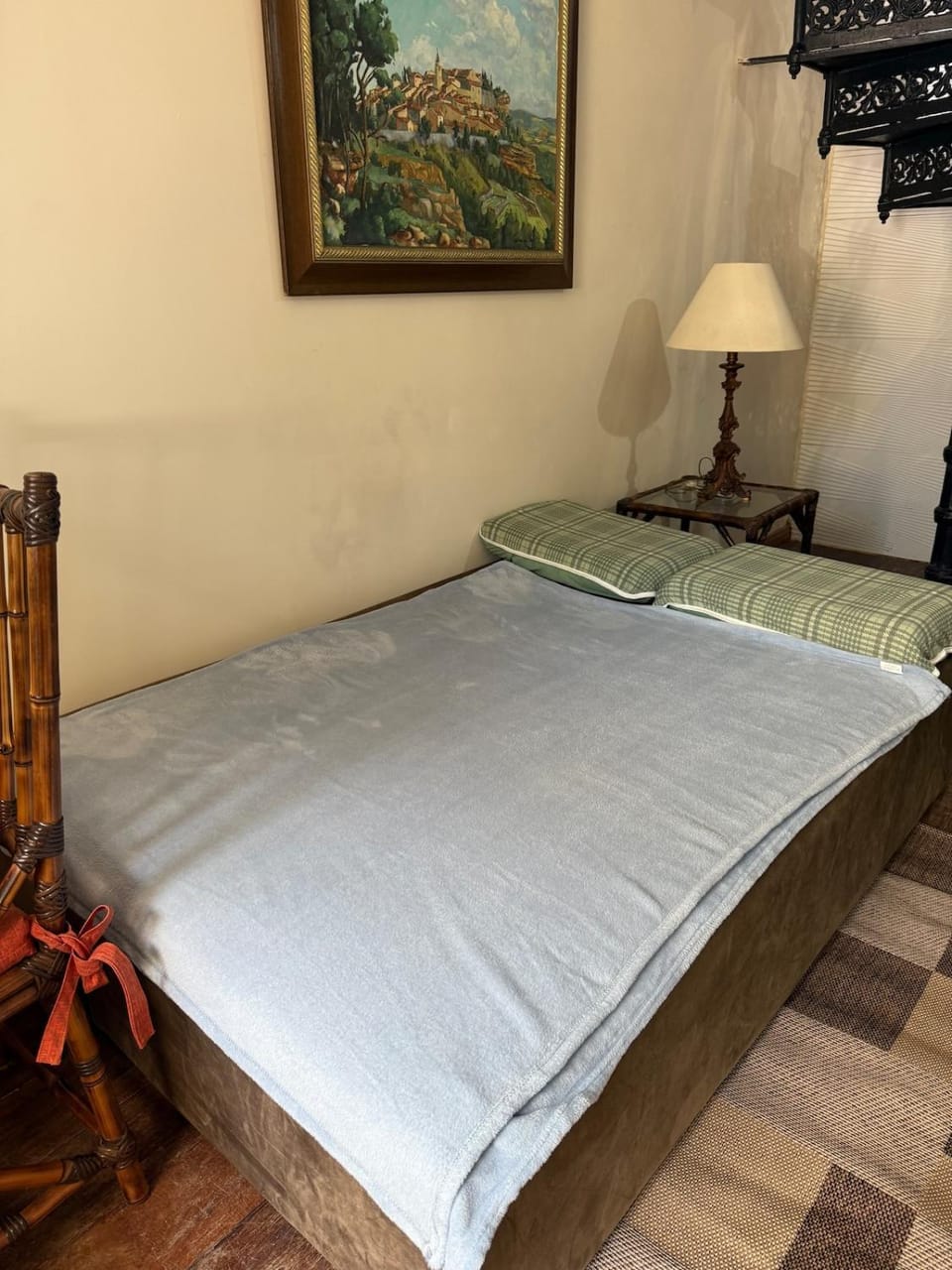 Bed, Living room