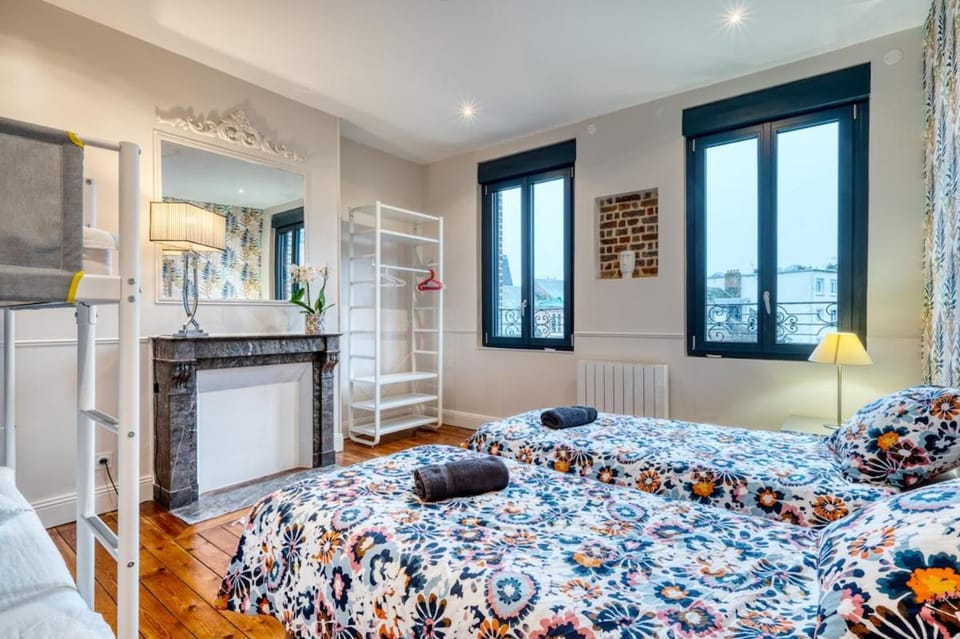 Magnifique Duplex plein centre ville - 15 pers - 200m2 - 600m plage ! Apartment in Dieppe