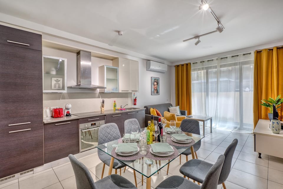Spacious 2 bedroom apartment in Spinola Bay CGRE1 Apartment in Saint Julians