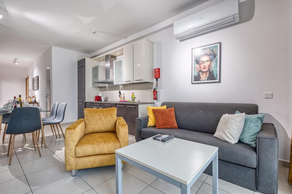 Spacious 2 bedroom apartment in Spinola Bay CGRE1 Apartment in Saint Julians