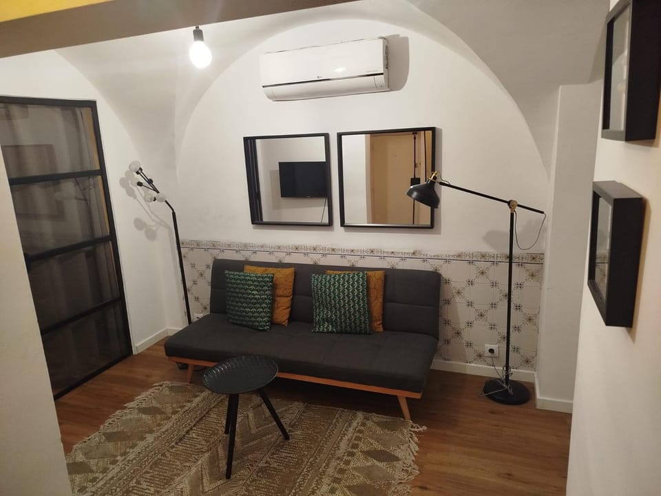 Living room, Seating area, air conditioner