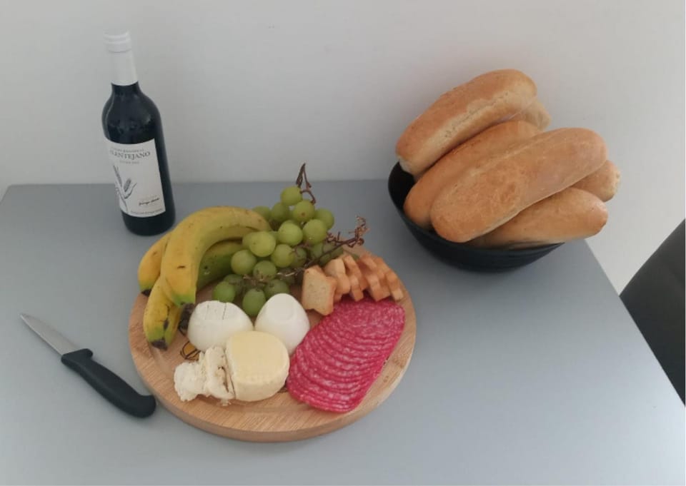 Food and drinks, Food, Continental breakfast