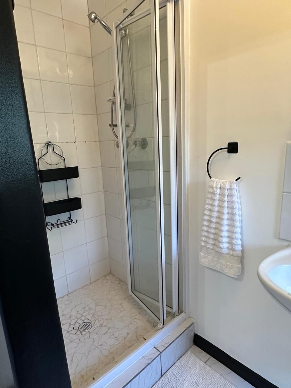 Shower, Bathroom, towels