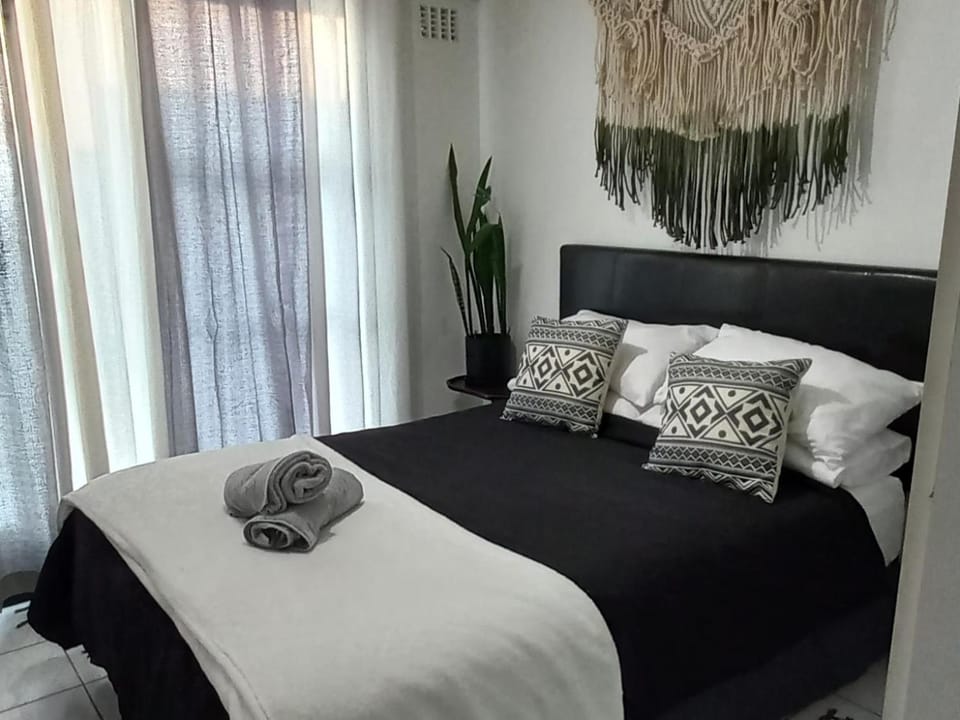 A Stone's Throw Away Apartment in Cape Town