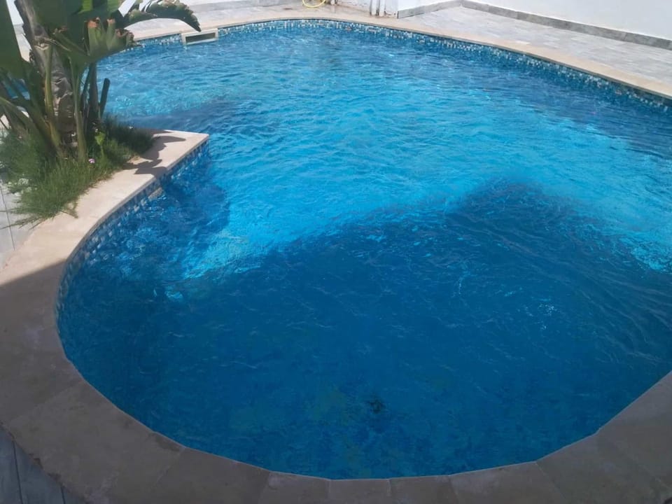 Swimming pool, Swimming pool
