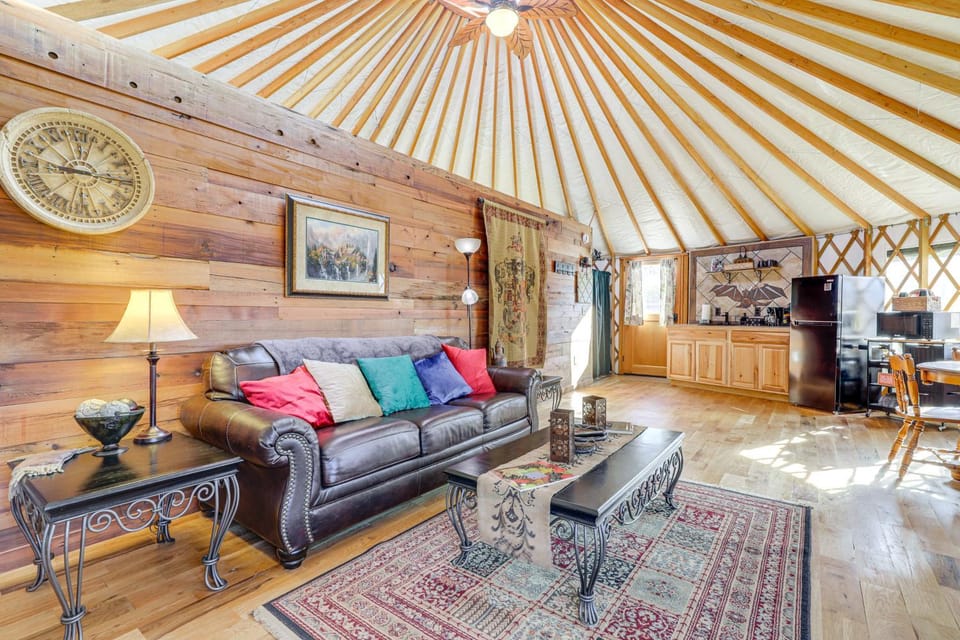 Glamping w/Mountain Views! Newport Yurt Retreat! House in Tennessee