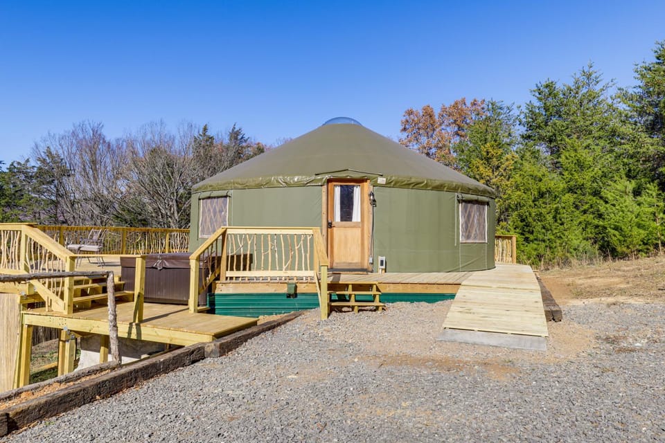 Glamping w/Mountain Views! Newport Yurt Retreat! House in Tennessee
