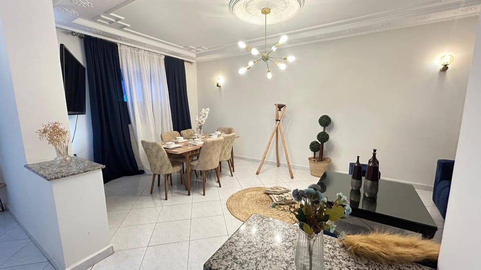 Living room, Dining area