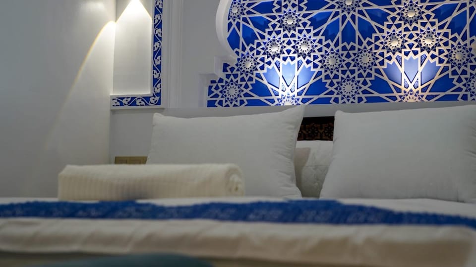 Bed, Decorative detail, Bedroom