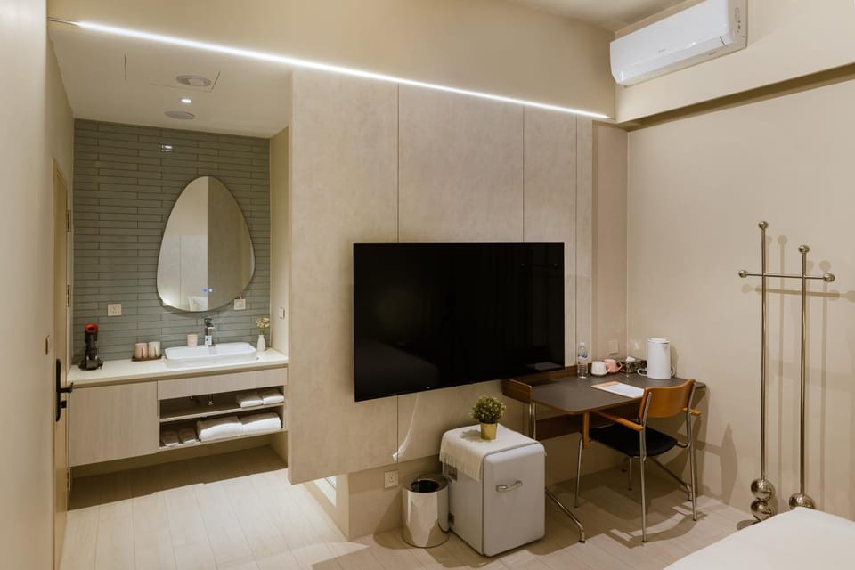 Bedroom, Area and facilities