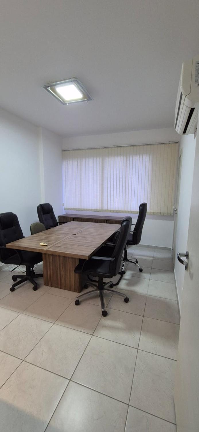 Kitchen or kitchenette, Meeting/conference room