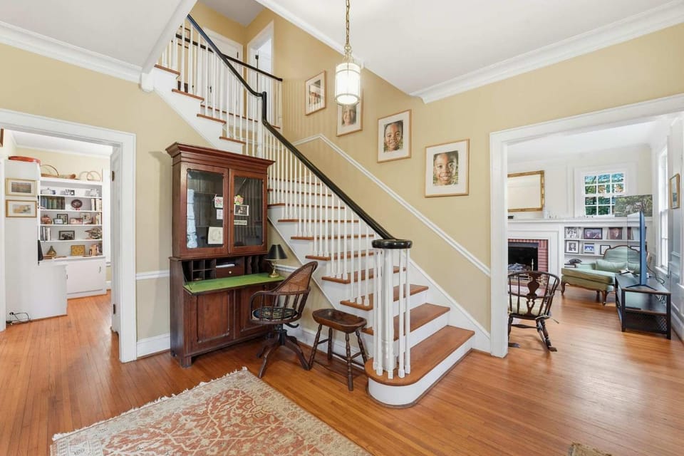 Classic Davidson Retreat 4BR Walk to Downtown House in Cornelius