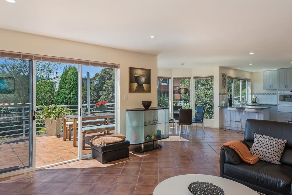 Isle of Views 2km to MONA House in Glenorchy