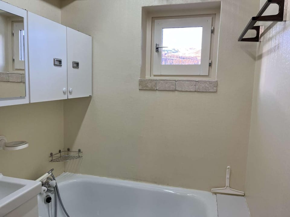 Appartement cosy, balcon ouest, calme, parking inclus - FR-1-330B-227 Apartment in Provence-Alpes-Côte d'Azur