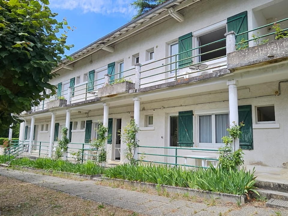 Studio avec Wifi, jardin et parking, près des Thermes - FR-1-541-184 Apartment in Nouvelle-Aquitaine