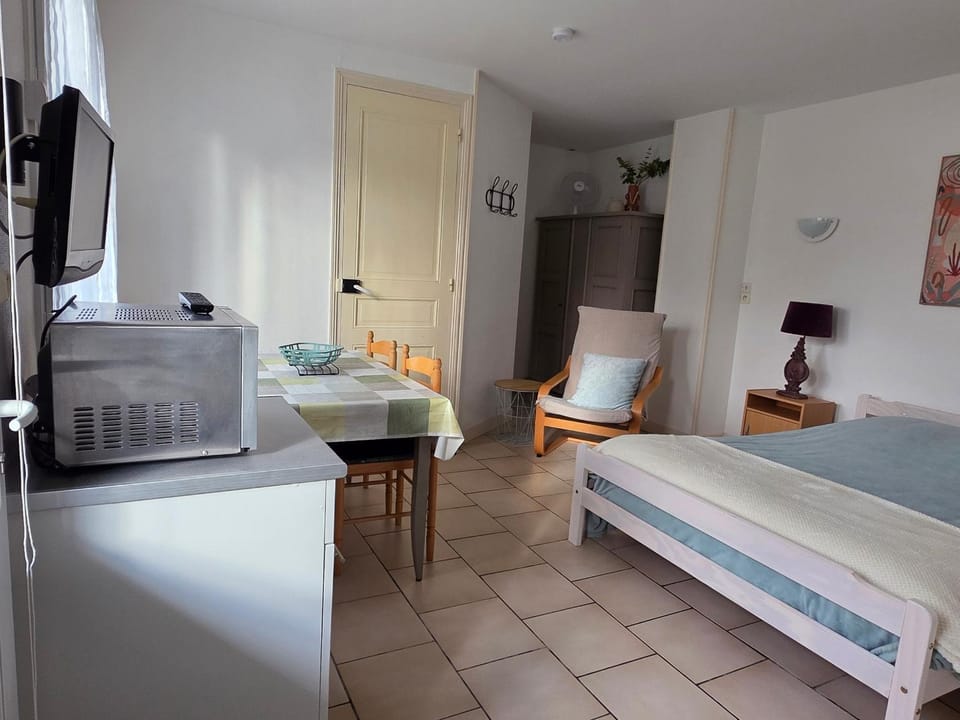 Studio avec Wifi, jardin et parking, près des Thermes - FR-1-541-184 Apartment in Nouvelle-Aquitaine