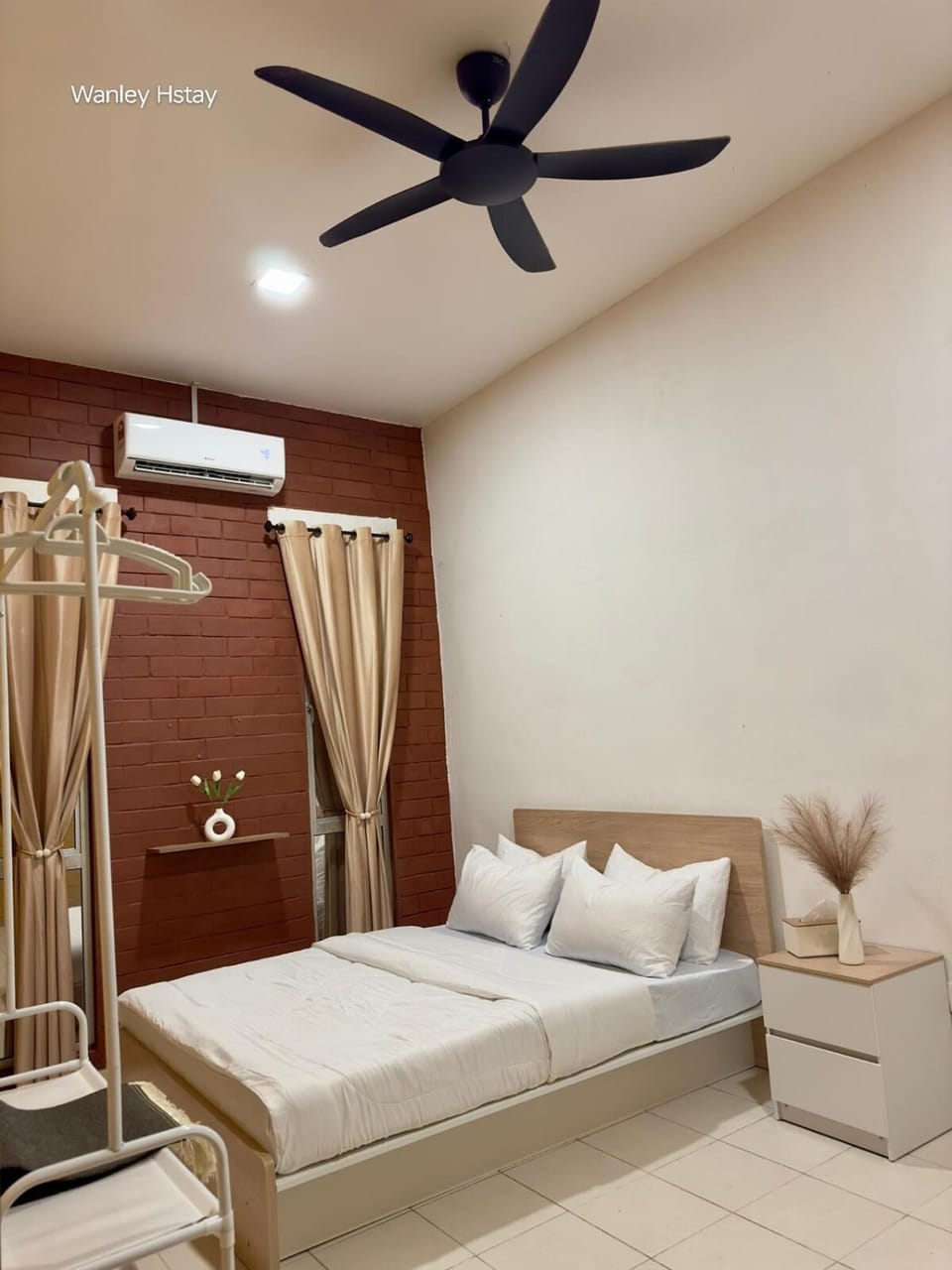 Bedroom, air conditioner