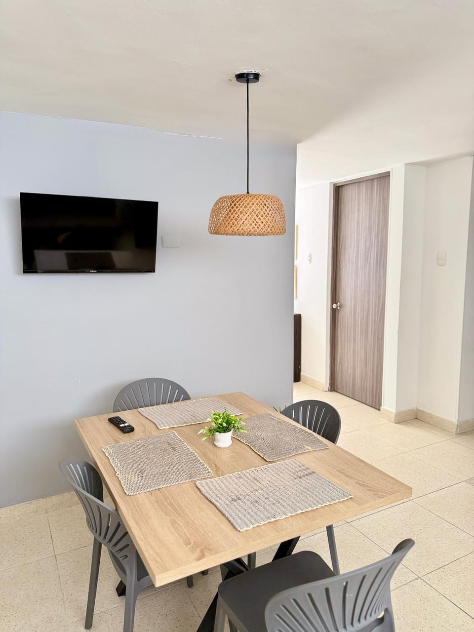 Rodadero Apartamento Familiar- 2 Hab y Balcon a 1 Cuadra De La Playa Apartment in Gaira