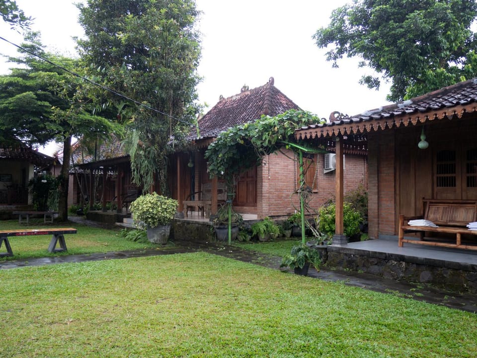 Property building, View (from property/room), Balcony/Terrace, Balcony/Terrace, Bedroom