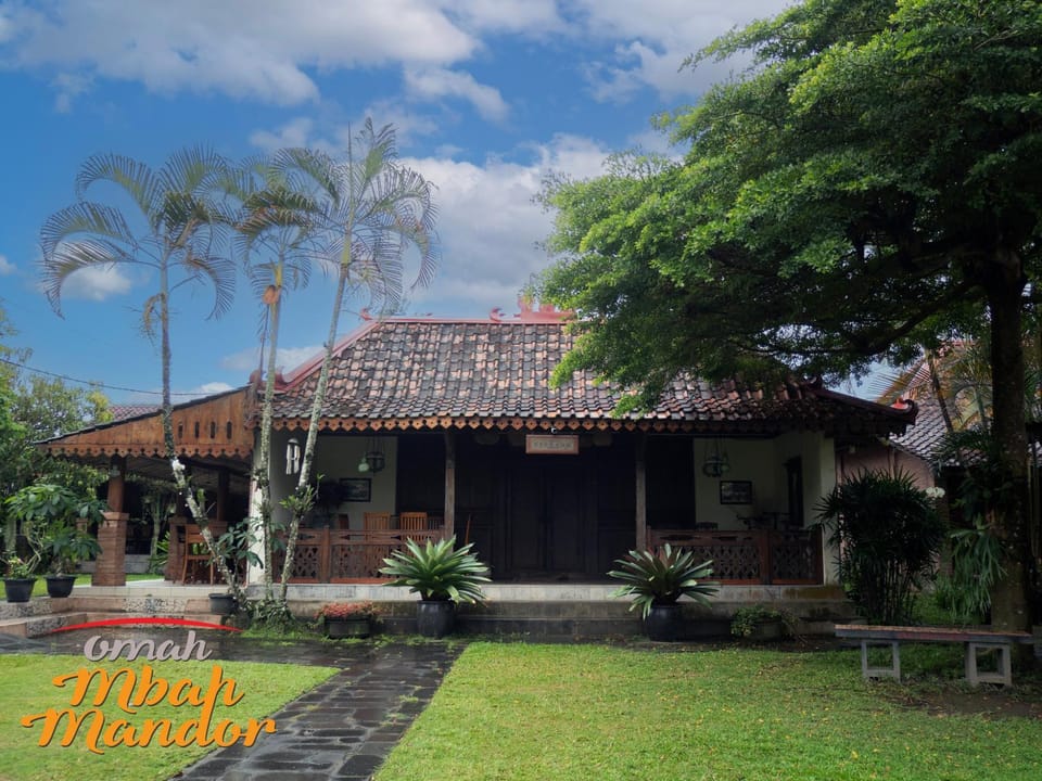 Property building, Garden, Garden view