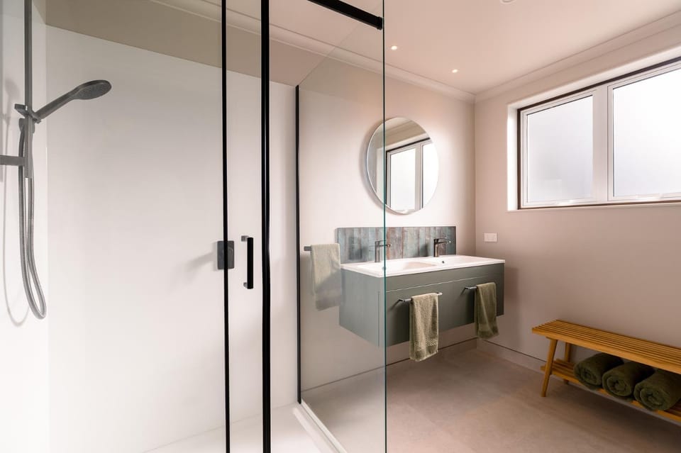 Shower, Bathroom, towels