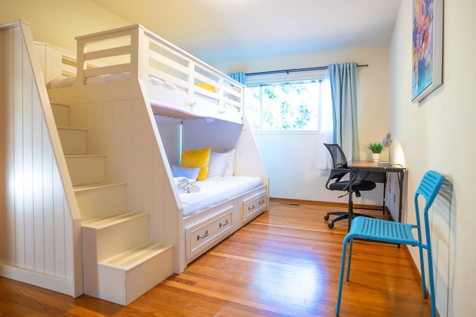 Bed, Bedroom, bunk bed